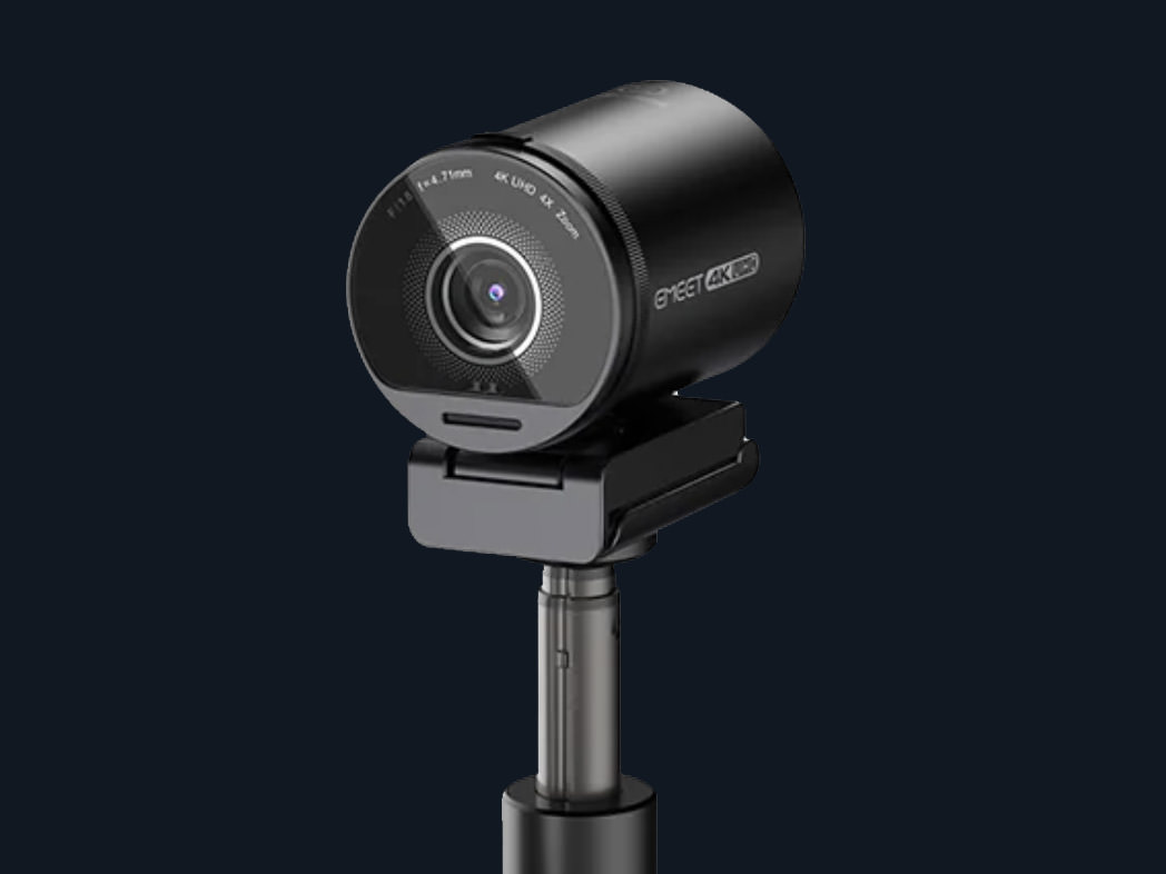 EMEET SmartCam S800 mounted on a tripod setup